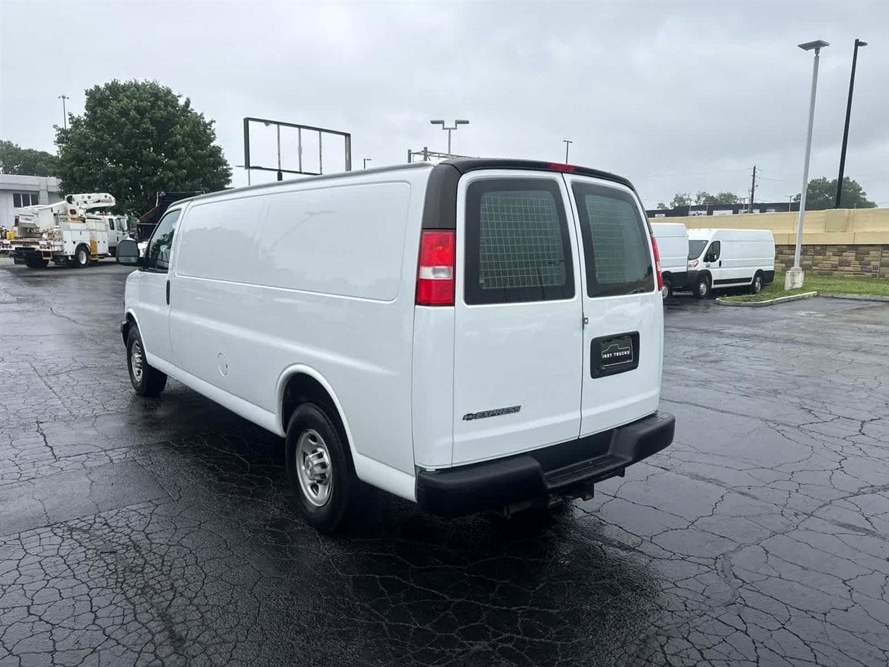 Used 2020 Chevrolet Express 3500 Extended w/ Driver Convenience Package RWD image 6