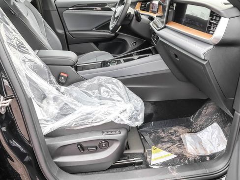 New 2026 Volkswagen Tiguan SEL R-Line image 46