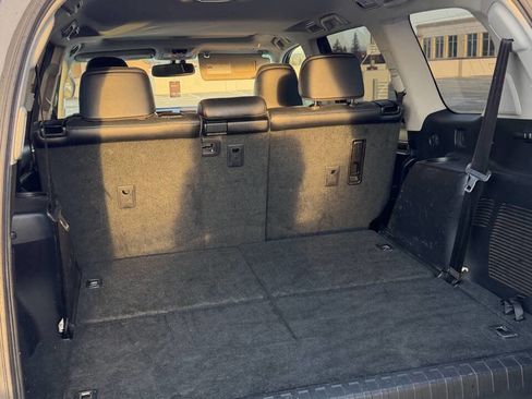 Used 2013 Lexus GX 460 Premium image 16