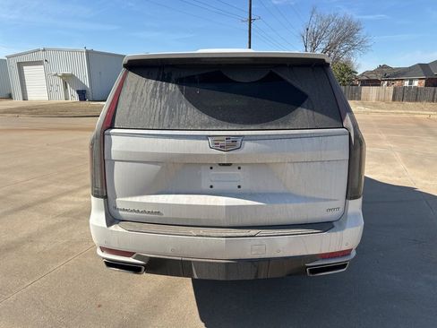 Used 2024 Cadillac Escalade Premium Luxury Platinum image 4