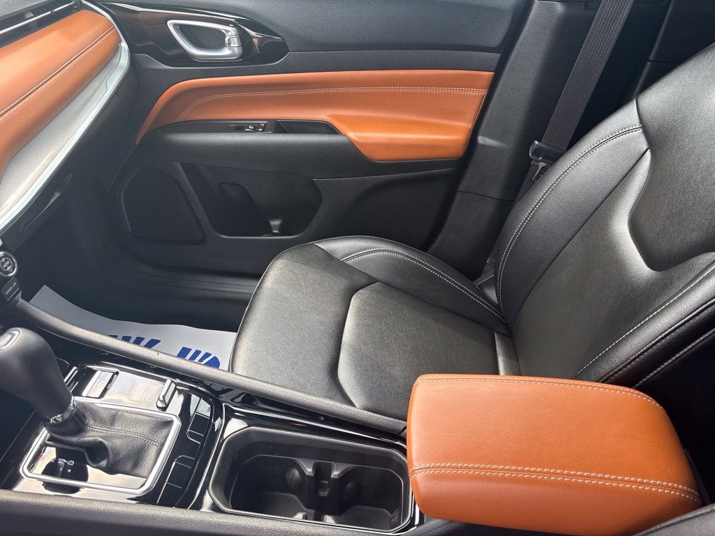 Certified 2025 Jeep Compass Limited AWD/4WD image 24