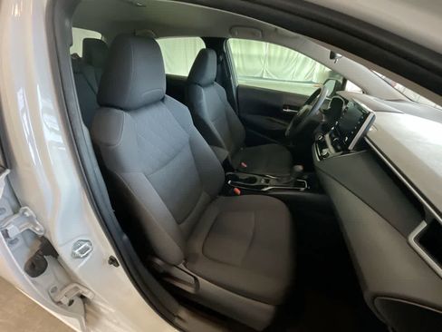 Used 2021 Toyota Corolla LE image 24