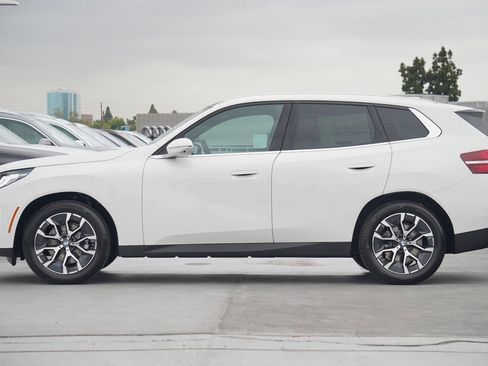 Used 2025 BMW X3 xDrive30i w/ Premium Package image 4