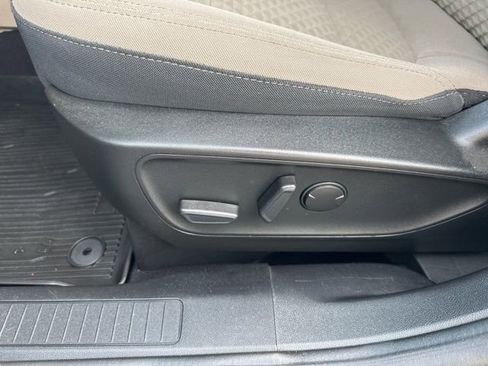 Used 2022 Ford Escape SE w/ SE Sport Appearance Package image 14