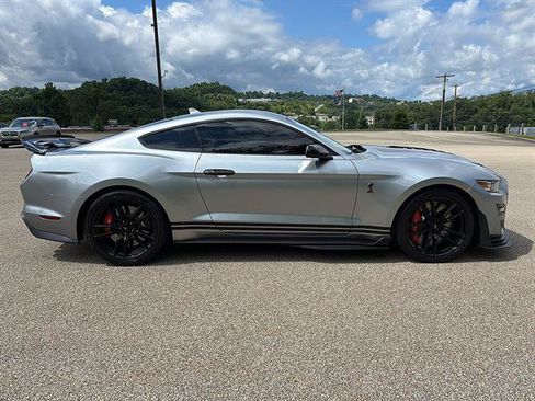 Used 2022 Ford Mustang Shelby GT500 RWD image 5