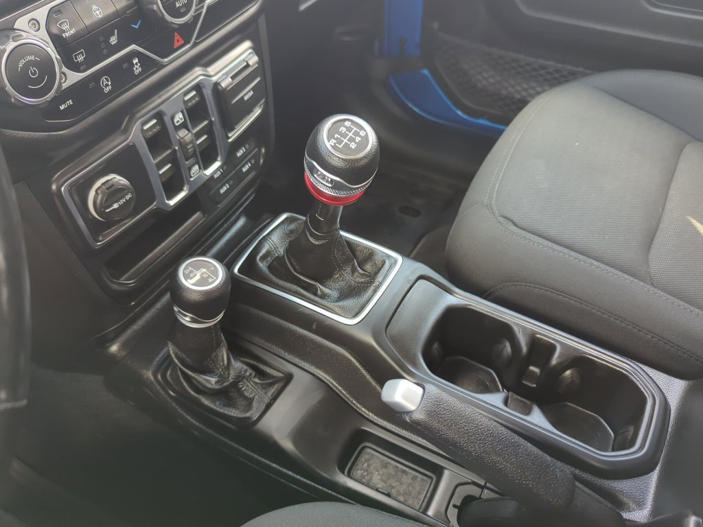 Used 2021 Jeep Gladiator Sport AWD/4WD image 23