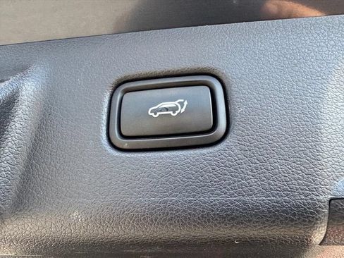 Used 2025 Hyundai Palisade SEL FWD image 11