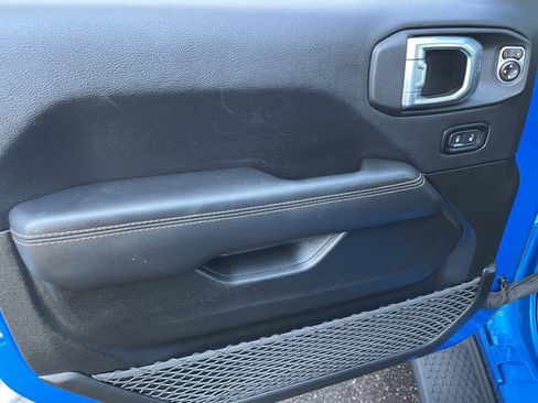 Used 2023 Jeep Wrangler Unlimited Sahara image 26