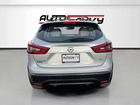Used 2022 Nissan Rogue Sport SL FWD image 6