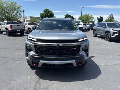 Used 2024 Chevrolet Traverse Z71 w/ Enhanced Driving Package AWD/4WD image 2