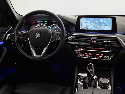 Used 2018 BMW 530e xDrive w/ Premium Package 2 AWD/4WD image 30