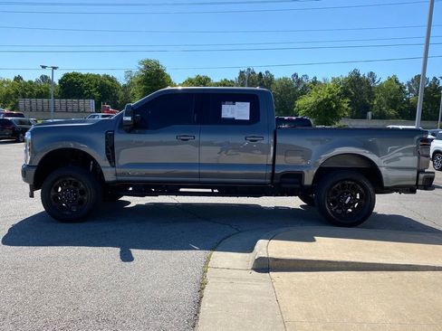 Used 2023 Ford F250 Lariat w/ Sport Appearance Package AWD/4WD image 4