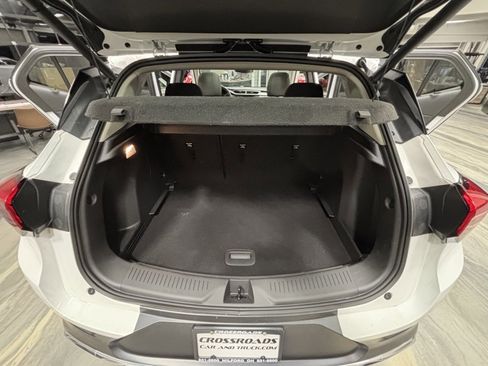 Used 2022 Buick Encore GX Essence w/ Experience Buick Package image 48