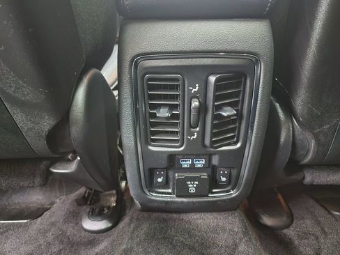 Used 2018 Jeep Grand Cherokee Overland AWD/4WD image 28