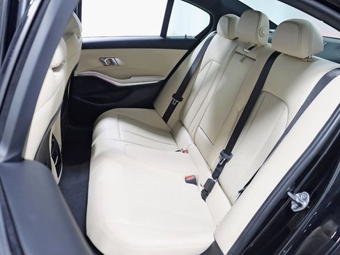 Used 2023 BMW 330i Sedan w/ Premium Package image 30