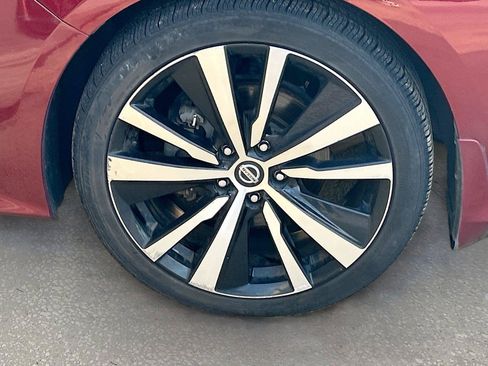 Used 2020 Nissan Altima 2.5 SR FWD image 41