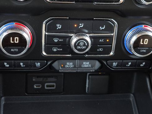 Used 2021 GMC Yukon SLT w/ SLT Premium Package RWD image 38
