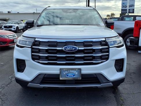 New 2026 Ford Explorer Active image 2