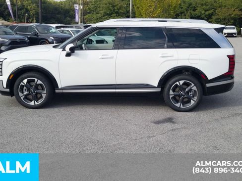 Certified 2026 Hyundai Palisade Limited FWD image 11