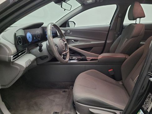 Used 2023 Hyundai Elantra SEL w/ Convenience Package FWD image 17