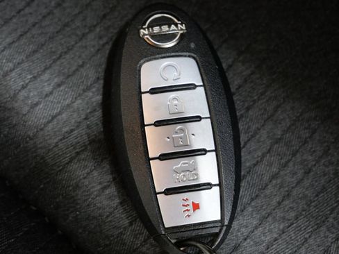 Used 2025 Nissan Altima 2.5 SV FWD image 25