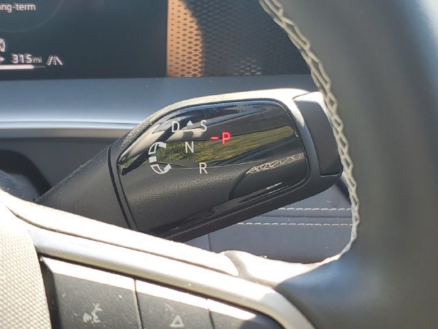 Used 2026 Volkswagen Tiguan SE AWD/4WD image 24