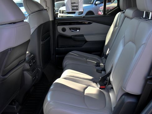 Used 2024 Honda Pilot EX-L image 39