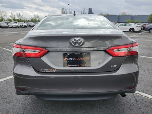 Used 2019 Toyota Camry LE w/ Convenience Package FWD image 14