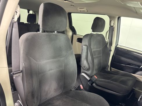 Used 2017 Dodge Grand Caravan SE w/ Power Window Group image 25