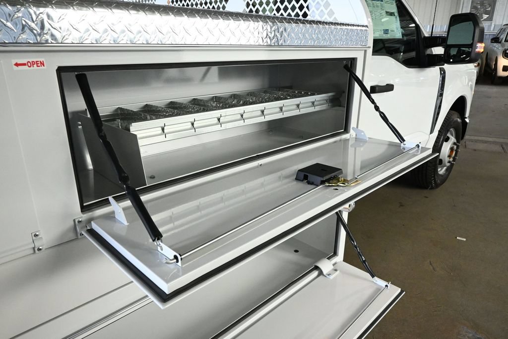 New 2026 Ford F350 XL w/ XL Chrome Package RWD image 27