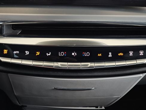 Certified 2024 Cadillac Lyriq Luxury AWD/4WD image 20
