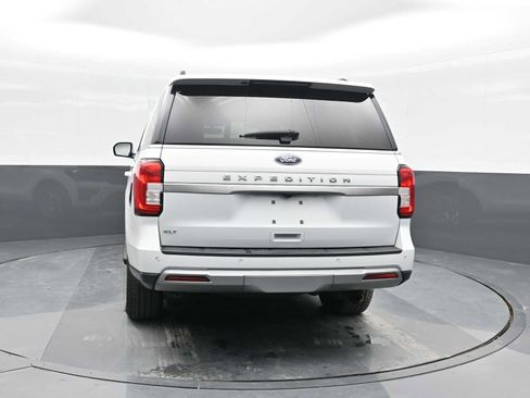 Used 2024 Ford Expedition XLT image 7