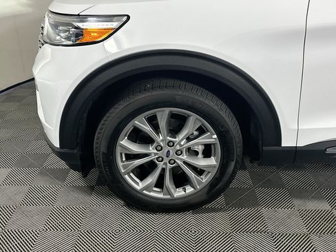 Used 2024 Ford Explorer Limited AWD/4WD image 11