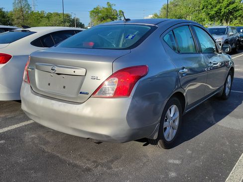 Used 2012 Nissan Versa SL w/ SL Tech Pkg image 7