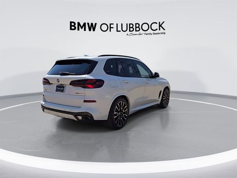 New 2026 BMW X5 xDrive50e image 8