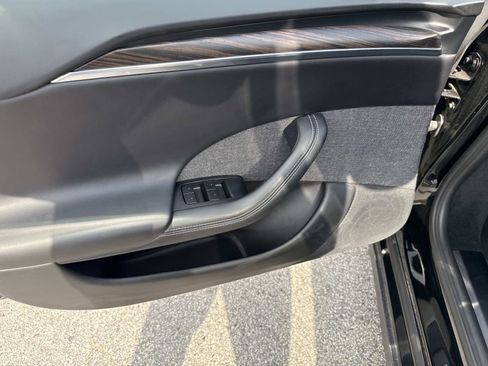 Used 2024 Tesla Model S image 18