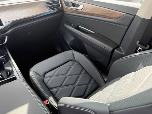 New 2026 Volkswagen Atlas SE image 27