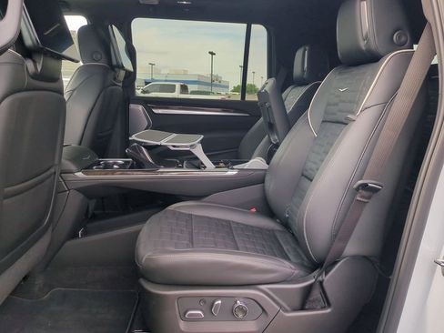 New 2026 Cadillac Escalade ESV Platinum Luxury image 27