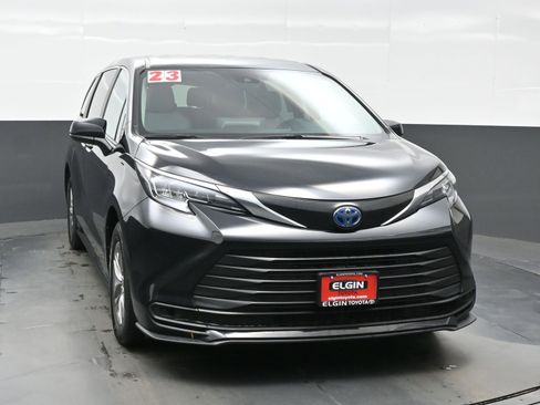 Used 2024 Toyota Sienna LE image 8