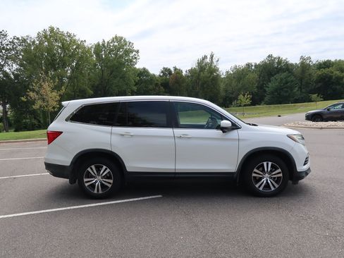 Used 2018 Honda Pilot EX image 3