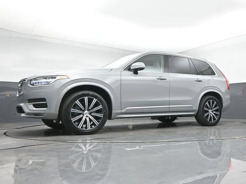 Used 2024 Volvo XC90 B5 Core w/ Protection Package Premier AWD/4WD image 37