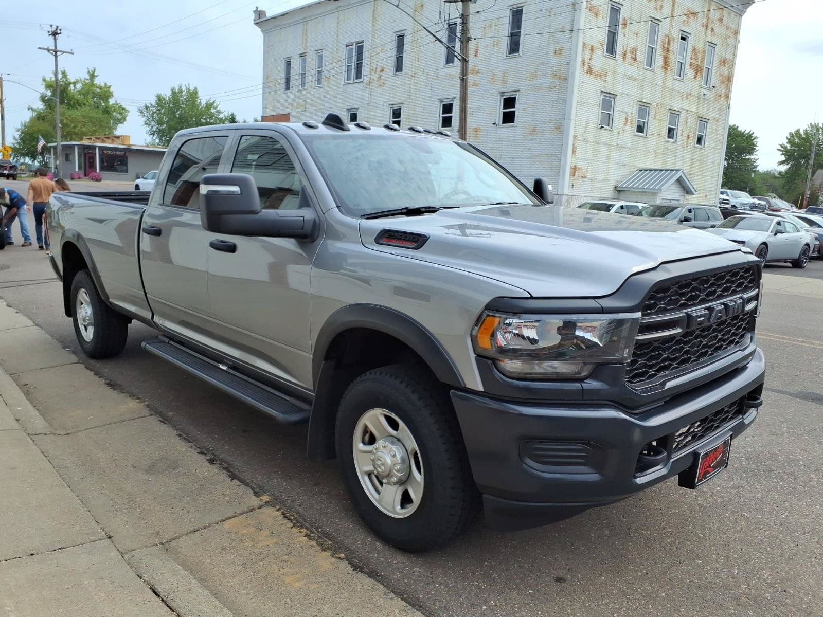Used 2024 RAM 2500 Tradesman w/ Snow Chief Group AWD/4WD image 4
