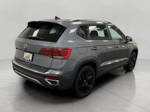 Used 2023 Volkswagen Taos SE w/ Panoramic Sunroof Package AWD/4WD image 4