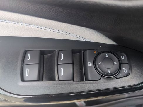 Used 2025 Chevrolet Trax LT w/ LT Convenience Package FWD image 15