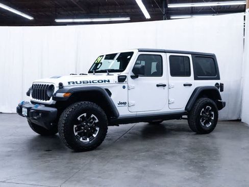 Used 2024 Jeep Wrangler Unlimited Rubicon 4xe AWD/4WD image 3