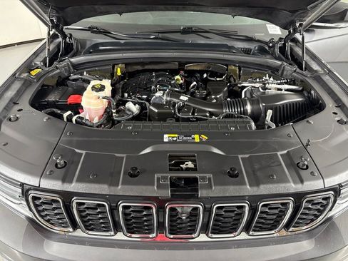 Used 2021 Jeep Grand Cherokee L Limited w/ Luxury Tech Group II AWD/4WD image 48