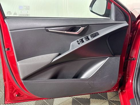 Certified 2023 Kia Niro LX image 11