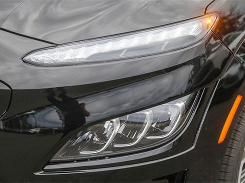 Certified 2022 Hyundai Kona Limited image 8