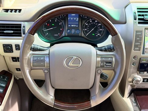 Used 2019 Lexus GX 460 Premium w/ Premium Package AWD/4WD image 23