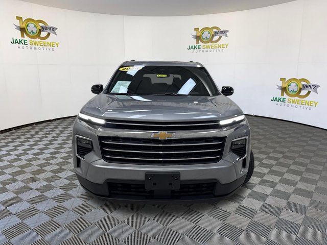 Used 2026 Chevrolet Traverse LT AWD/4WD image 3